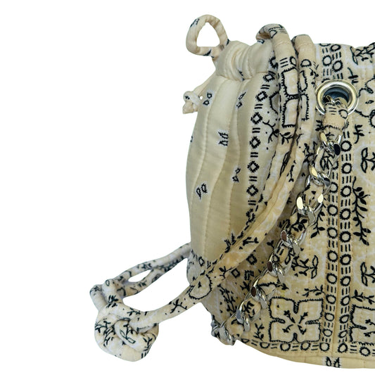 The Bucket Bag Beige