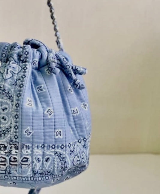 The Bucket Bag Light Grey