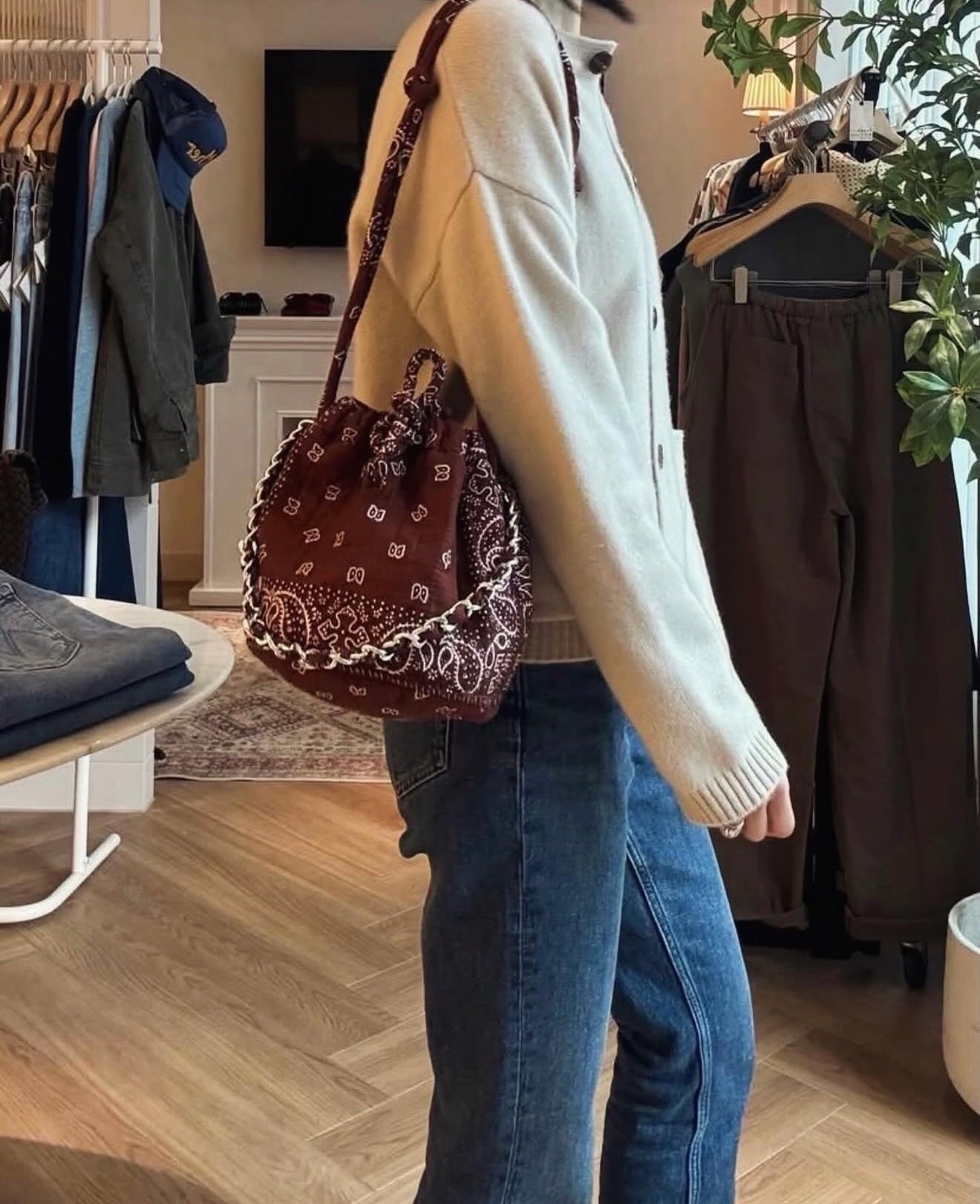 The Bucket Bag Brown