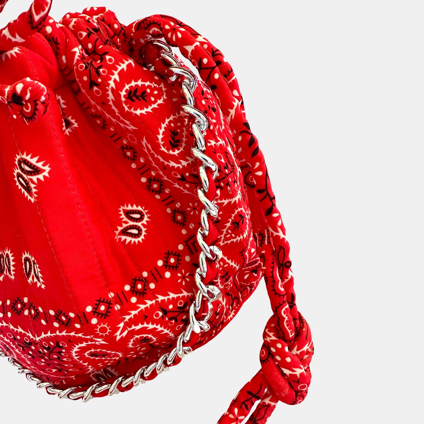 The Bucket Bag Red